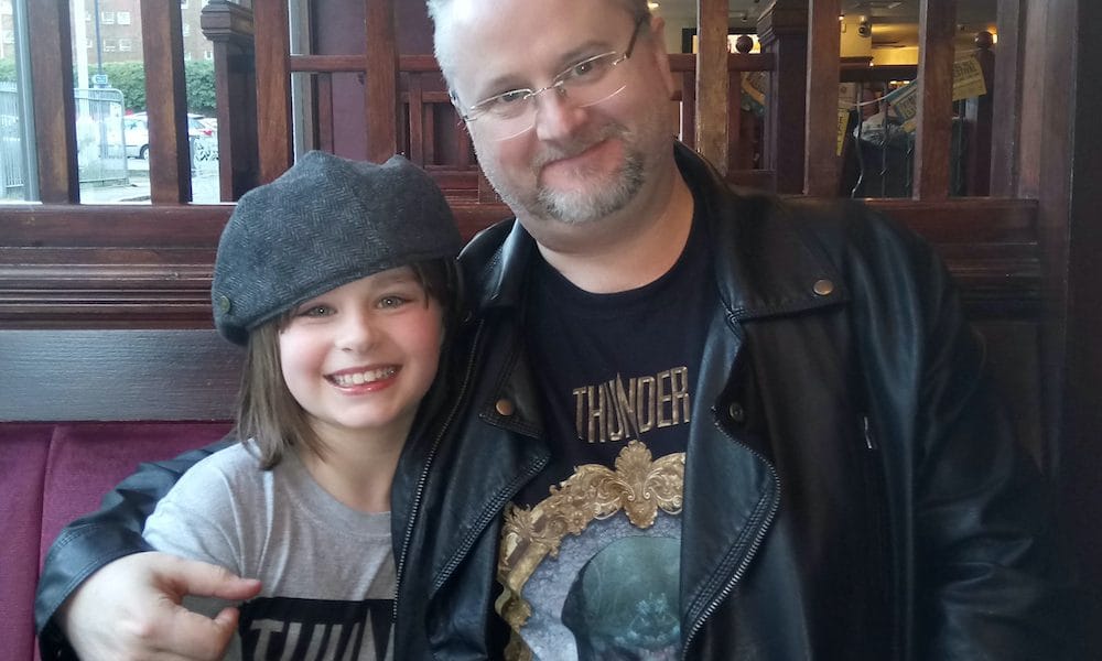 ‘I’m sorry for handling the steering wheel with buttered fingers’