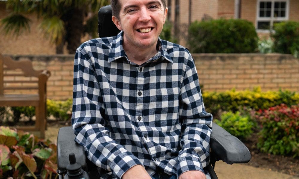 Radio presenter who lost voice through brain tumour returns to airwaves