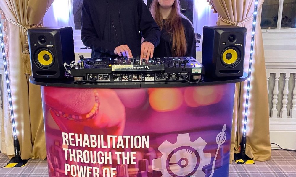 6F63DDB4-390F-4107-B0B4-6D3C80B7FE8F Moving music: The implicit effects of music rehabilitation
